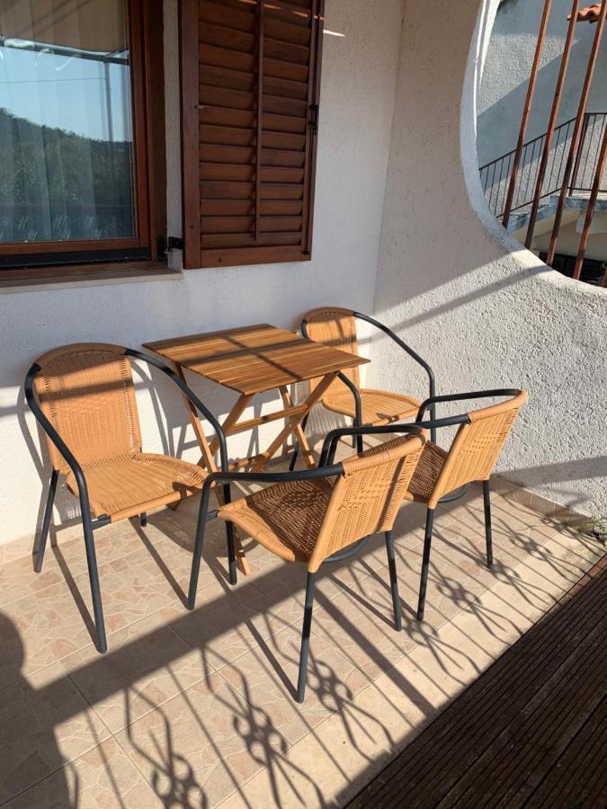 One Bedroom Apartment With Terrace And Seaview - B Sevid Exterior photo
