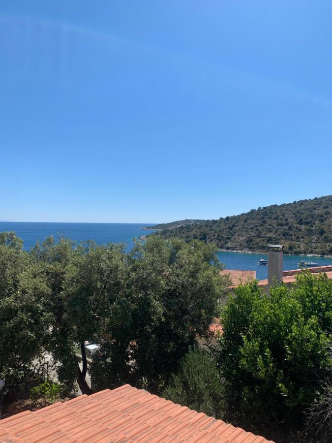 One Bedroom Apartment With Terrace And Seaview - B Sevid Exterior photo